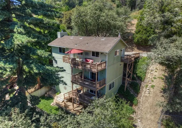 Photo 3 of Single family home for sale at 31095 Old City Crk Rd, Running Springs, CA 92382 | MLS# IG26179387 | Listing updated on 2026-09-26