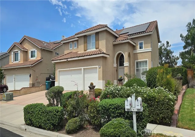 Photo 3 of Single family home for sale at 1075 Nighthawk, Corona, CA 92881 | MLS# OC26179555 | Listing updated on 2026-09-11