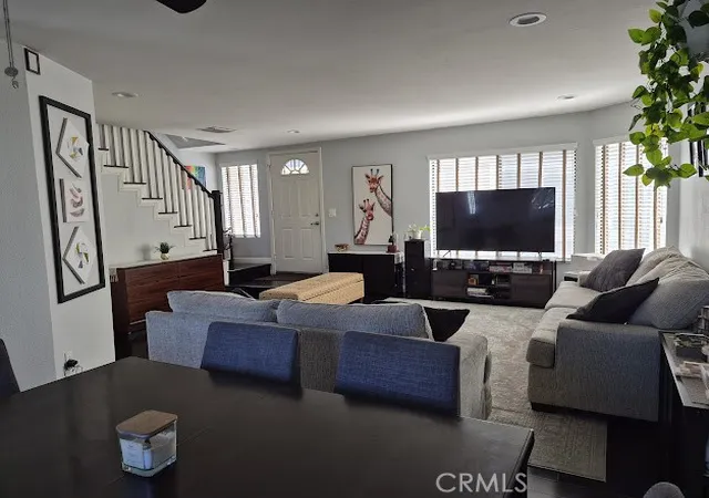 Listing Photo 4 - Condo for sale in building located at 1162 Sycamore, Tustin, CA 92780