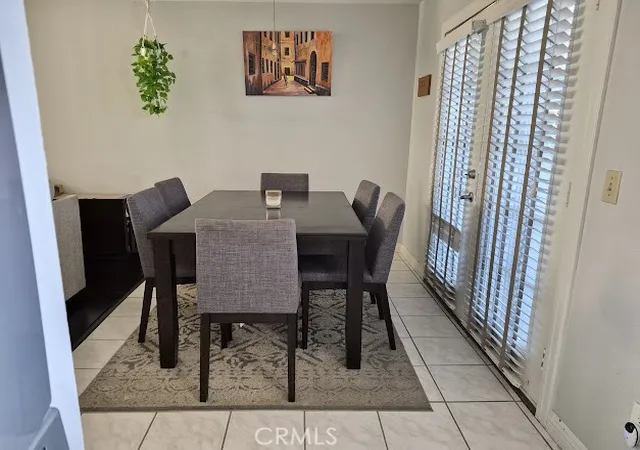 Listing Photo 5 - Condo for sale in building located at 1162 Sycamore, Tustin, CA 92780