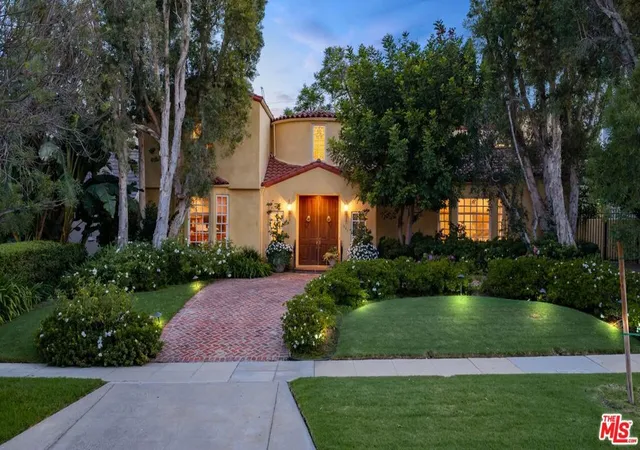 Photo 1 of Single family home for sale at 607 N Linden Dr, Beverly Hills, CA 90210 | MLS# 26871635 | Listing updated on 2026-10-01