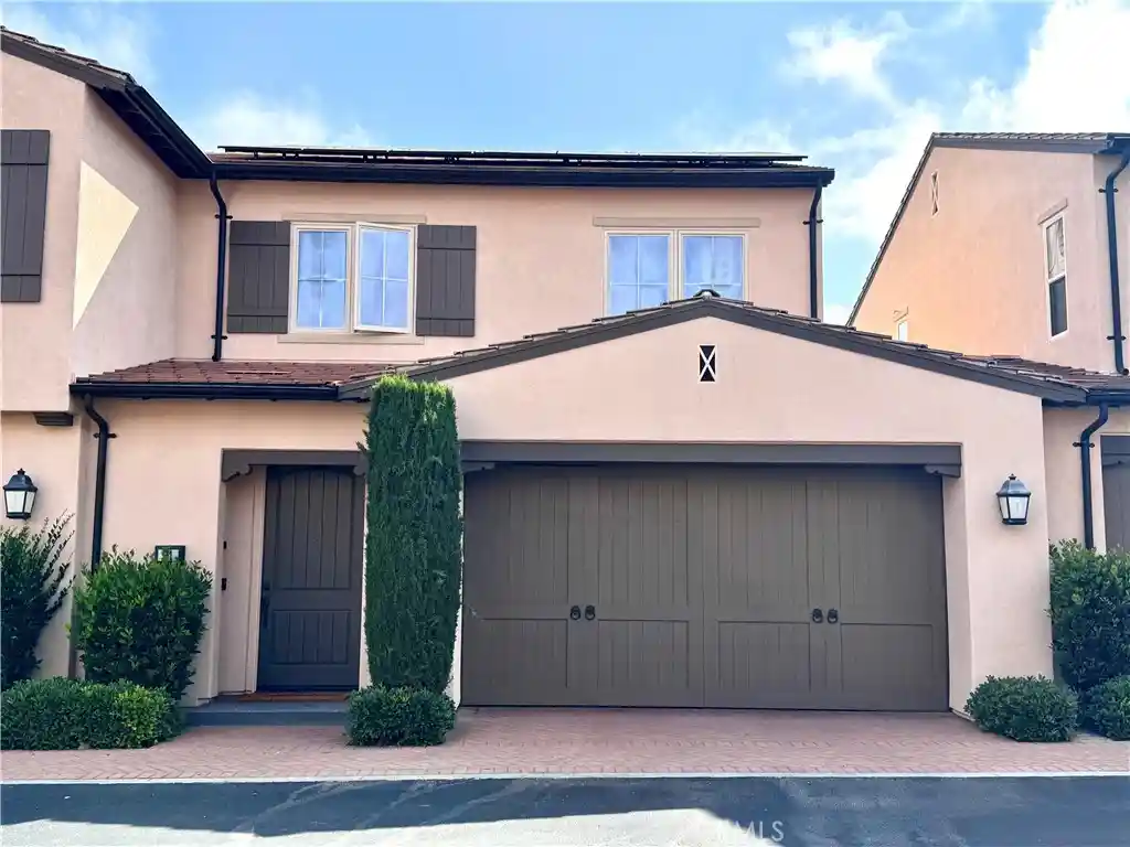 Townhouse for sale at 31 Shellbark, Irvine, CA 92618 | MLS# OC26179829