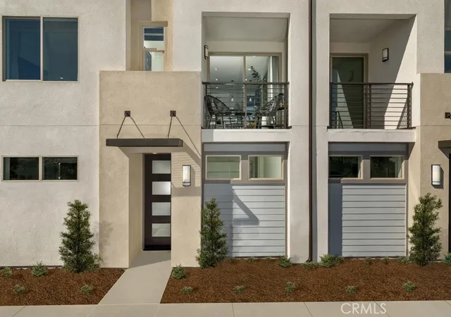 Photo 4 of Sale Pending at 1576 Lima Way #4, Placentia, CA 92870 | MLS# OC26179930 | Listing updated on 2026-10-06