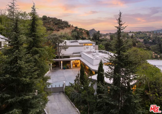 Photo 2 of Mansion for sale at 2644 Eden Pl, Beverly Hills, CA 90210 | MLS# 26871077 | Listing updated on 2026-09-28