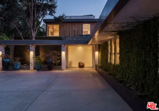 Photo 3 of Mansion for sale at 2644 Eden Pl, Beverly Hills, CA 90210 | MLS# 26871077 | Listing updated on 2026-09-28