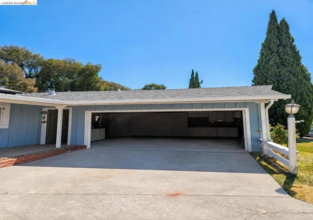 Photo 3 of Single family home for sale at 1480 Delwood St, Vallejo, CA 94591 | MLS# 41145277 | Listing updated on 2026-10-09
