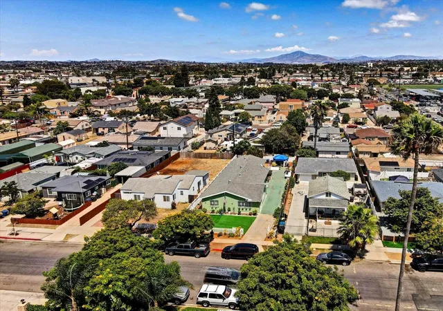 Photo 3 of Single family home for sale at 135 Woodlawn Ave, Chula Vista, CA 91910 | MLS# 219151514DA | Listing updated on 2026-09-26
