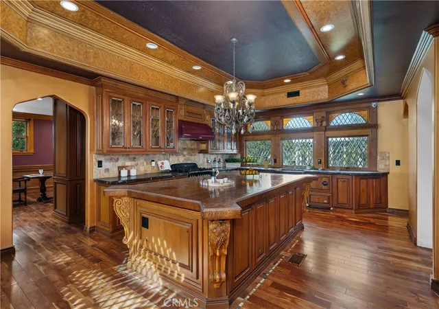 Photo 2 of Mansion for sale at 182 S Orange Grv, Pasadena, CA 91105 | MLS# OC26179426 | Listing updated on 2026-10-11