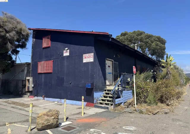 Photo 3 of Single family home for sale at 4 18th Street, Richmond, CA 94801 | MLS# 41145283 | Listing updated on 2026-09-02