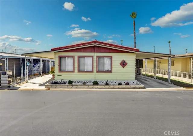 Photo 3 of Manufactured home for sale at 601 N Kirby #291, Hemet, CA 92545 | MLS# SW26179609 | Listing updated on 2026-09-15
