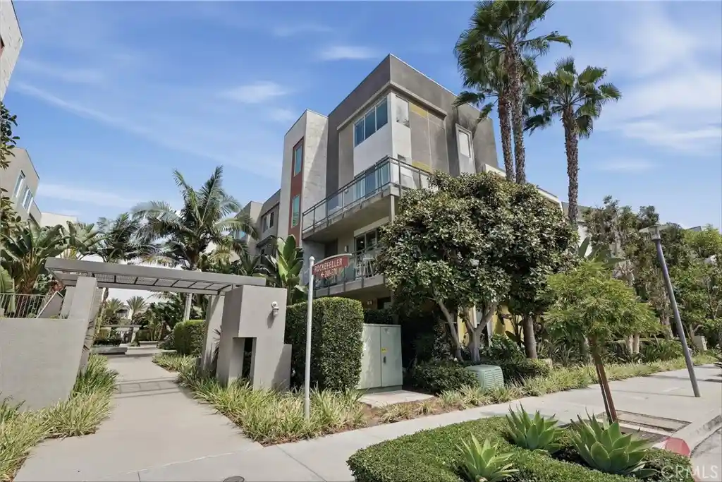 Photo 1 of Condo for sale at 43 Gramercy, Irvine, CA 92612 | MLS# OC26179972 | Listing updated on 2026-10-22