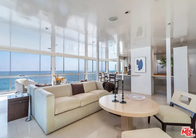 Listing Photo 4 - Condo for sale in building located at 22548 Pacific Coast Hwy, Malibu, CA 90265 - Unit #111