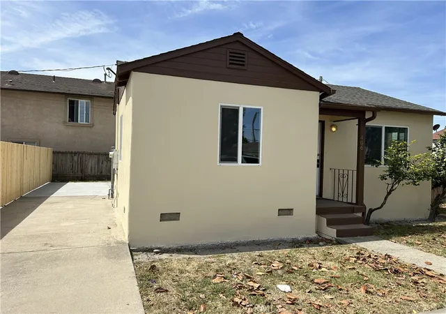 Photo 3 of Single family home for sale at 406 E Fesler, Santa Maria, CA 93454 | MLS# PI26180121 | Listing updated on 2026-08-31