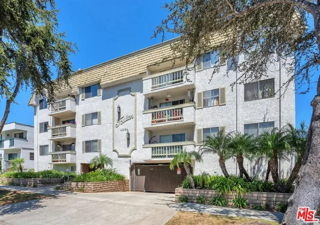 Photo 3 of Condo for sale at 1021 12th Street #303, Santa Monica, CA 90403 | MLS# 26873507 | Listing updated on 2026-09-24