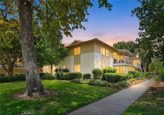 Photo 2 of Condo for sale at 526 Calle Aragon #B, Laguna Woods, CA 92637 | MLS# OC26178702 | Listing updated on 2026-10-11