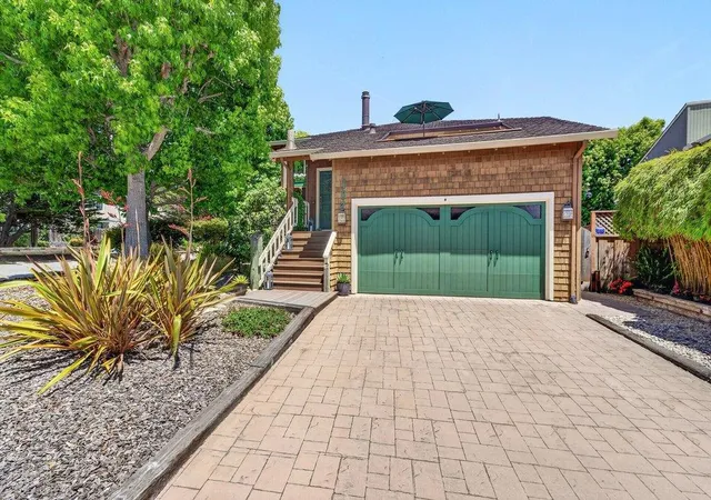 Photo 2 of Townhouse for sale at 107 Bar Harbor Ct, Aptos, CA 95003 | MLS# ML82057996 | Listing updated on 2026-10-12