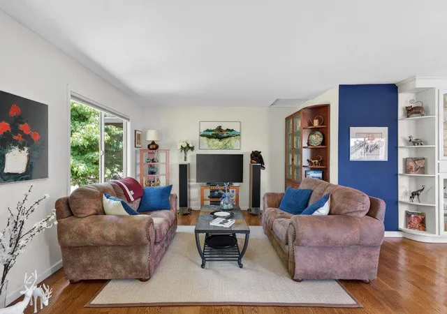 Photo 4 of Townhouse for sale at 107 Bar Harbor Ct, Aptos, CA 95003 | MLS# ML82057996 | Listing updated on 2026-10-12