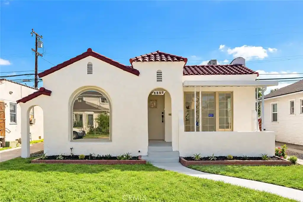 Photo 1 of Single family home for sale at 6072 Myrtle Ave, Long Beach, CA 90805 | MLS# OC26180211 | Listing updated on 2026-10-20
