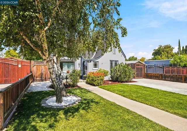 Photo 2 of Single family home for sale at 1455 Mckendrie St, San Jose, CA 95126 | MLS# 41145317 | Listing updated on 2026-09-13