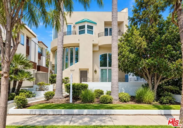 Photo 1 of Condo for sale at 1247 23rd Street #D, Santa Monica, CA 90404 | MLS# 26873663 | Listing updated on 2026-09-25