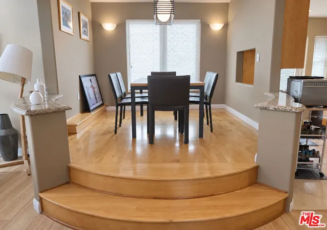 Listing Photo 4 - Condo for sale in building located at 1247 23Rd St, Santa Monica, CA 90404 - Unit #D