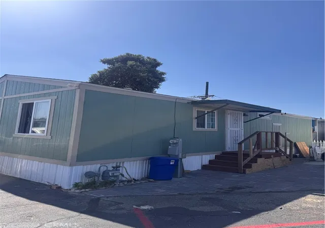 Photo 4 of Manufactured home for sale at 15325 F#16 Orange, Paramount, CA 90723 | MLS# DW26180562 | Listing updated on 2026-09-13