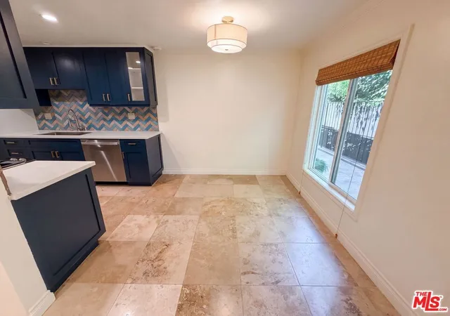 Listing Photo 5 - Condo for sale in building located at 1024 5Th St, Santa Monica, CA 90403 - Unit #3