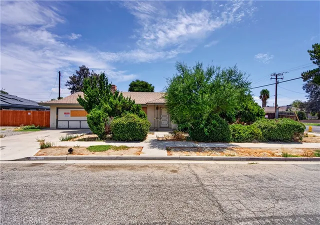 Photo 1 of Single family home for sale at 692 S Carmalita, Hemet, CA 92543 | MLS# IV26180134 | Listing updated on 2026-10-03