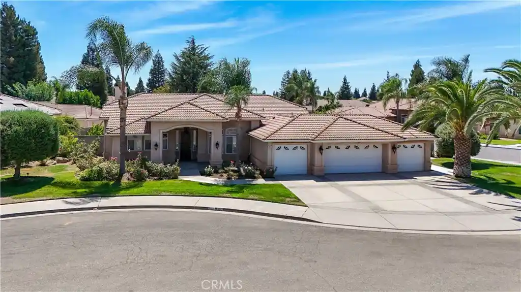 Single family home for sale at 3077 Express Ct, Madera, CA 93637 | MLS# MC26180568