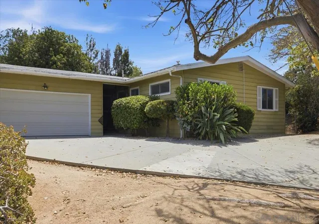 Photo 2 of Sale Pending at 860 Magarian Rd, Fallbrook, CA 92028 | MLS# 260020185SD | Listing updated on 2026-10-02