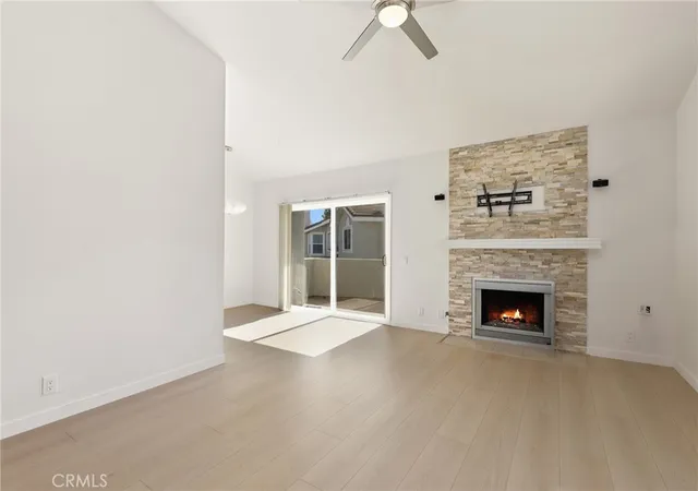 Listing Photo 5 - Condo for sale in building located at 549 N Springbrook, Irvine, CA 92614
