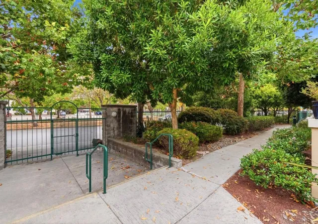 Photo 2 of Condo for sale at 124 Everson Dr, Santa Cruz, CA 95060 | MLS# ML82058049 | Listing updated on 2026-10-12