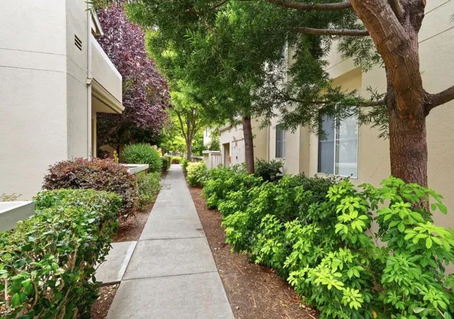 Photo 3 of Condo for sale at 124 Everson Dr, Santa Cruz, CA 95060 | MLS# ML82058049 | Listing updated on 2026-10-12