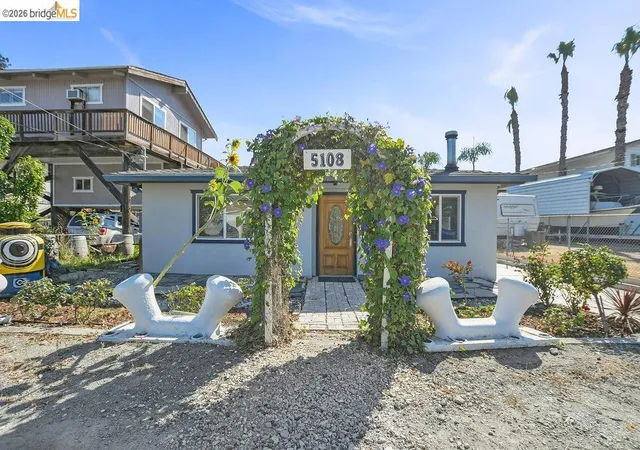Photo 3 of Single family home for sale at 5108 Sandmound Blvd, Oakley, CA 94561 | MLS# 41145352 | Listing updated on 2026-10-01