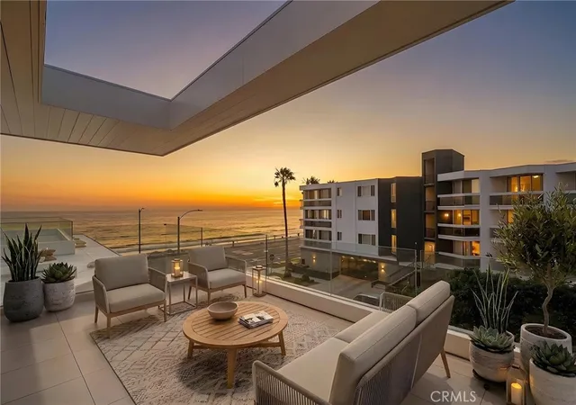 Photo 1 of Townhouse for sale at 1400 Esplanade #2, Redondo Beach, CA 90277 | MLS# SB26127556 | Listing updated on 2026-09-13