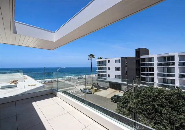 Photo 2 of Townhouse for sale at 1400 Esplanade #2, Redondo Beach, CA 90277 | MLS# SB26127556 | Listing updated on 2026-09-13