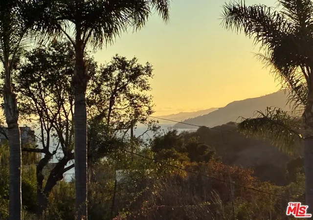 Photo 1 of Land for sale at 533 Mount Holyoke Ave, Pacific Palisades, CA 90272 | MLS# 26870895 | Listing updated on 2026-10-06
