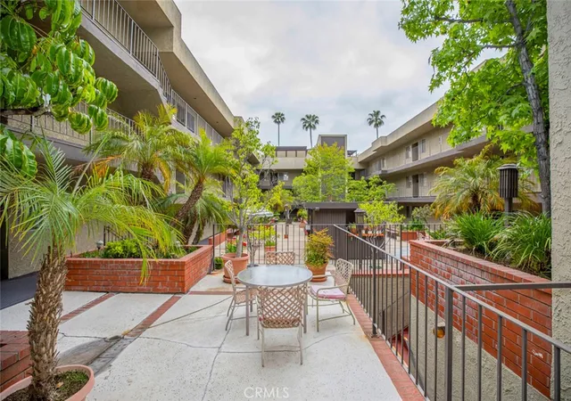 Photo 3 of Condo for sale at 125 W Mountain St #102, Glendale, CA 91202 | MLS# GD26179340 | Listing updated on 2026-09-25