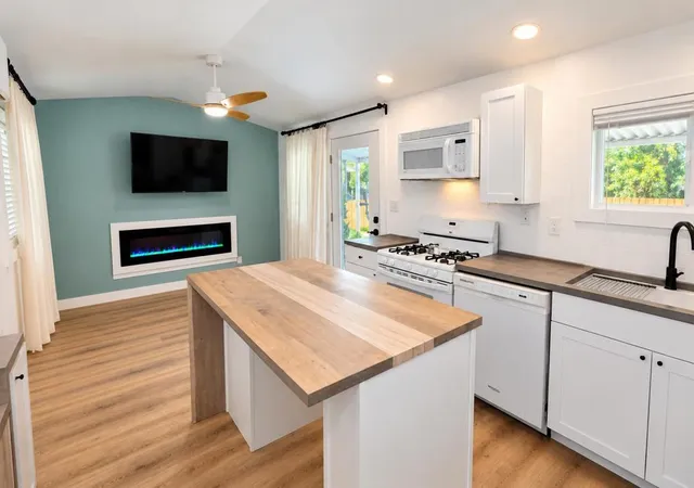 Photo 2 of Manufactured home for sale at 69333 E Palm Cyn Dr #179, Cathedral City, CA 92234 | MLS# 219151548DA | Listing updated on 2026-10-06