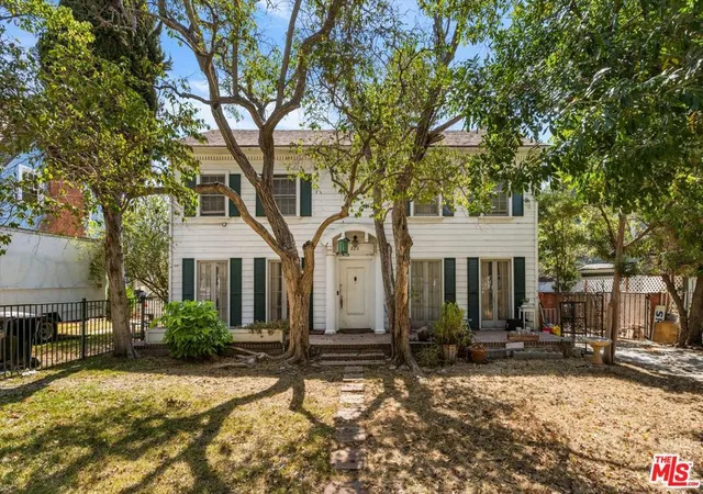 Single family home for sale at 820 5th Avenue, Los Angeles, CA 90005 | MLS# 26869479