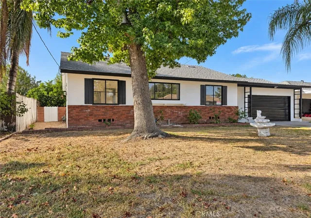 Photo 2 of Single family home for sale at 237 W Van Koevering St, Rialto, CA 92376 | MLS# CV26180852 | Listing updated on 2026-10-10