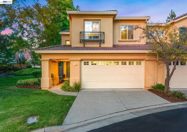 Townhouse for sale at 7633 Stellaria Ln, San Ramon, CA 94582 | MLS# 41145381
