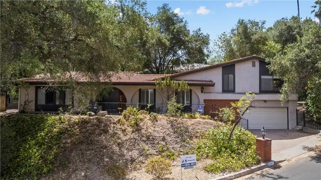 Photo 1 of Sale Pending at 4444 Rochelle Pl, Encino, CA 91316 | MLS# SR26181081 | Listing updated on 2026-10-15