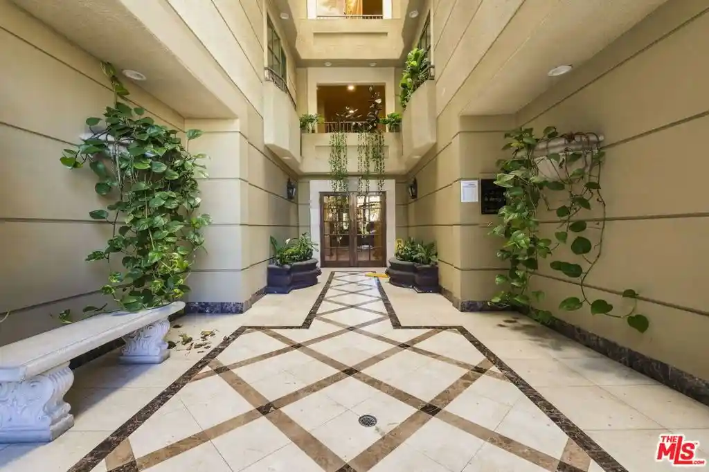 Listing Photo 26 - Condo for sale in 277 S Spalding Dr located at 277 S Spalding Dr, Beverly Hills, CA 90212 - Unit #203