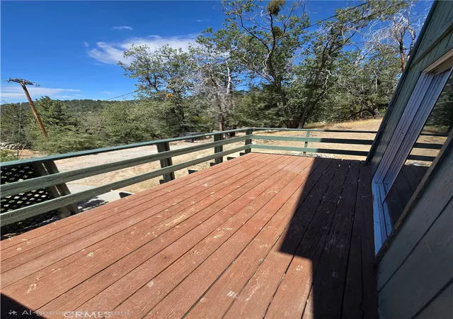 Photo 4 of Single family home for sale at 33460 Lakeview Dr, Running Springs, CA 92382 | MLS# CV26181056 | Listing updated on 2026-10-01
