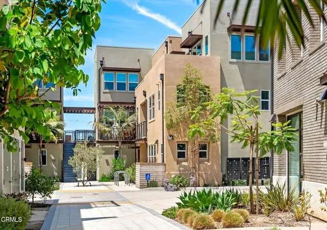 Condo for sale at 1244 E Thompson Blvd #101, Ventura, CA 93001 | MLS# V1-38256