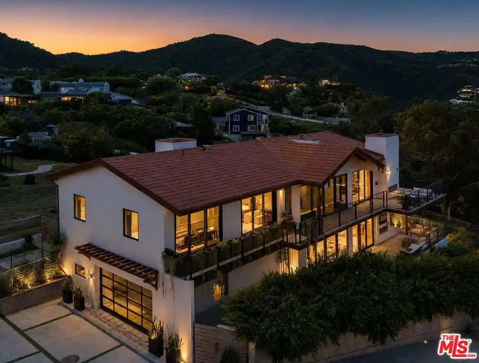 Photo 1 of Single family home for sale at 5904 Kanan Dume Rd, Malibu, CA 90265 | MLS# 26873537 | Listing updated on 2026-08-26
