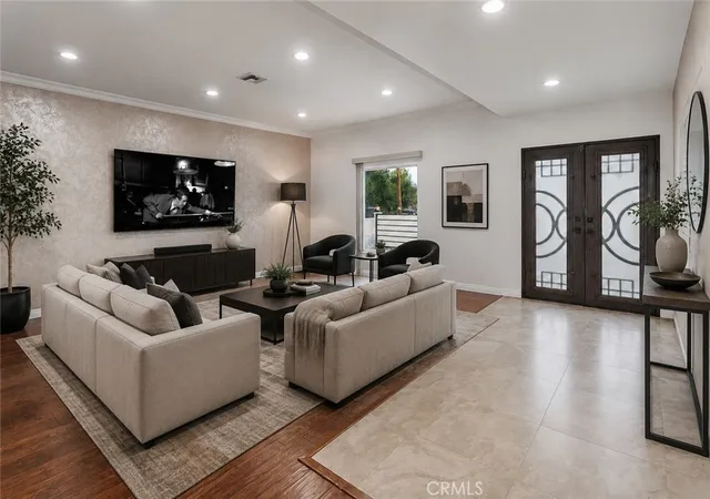 Photo 4 of Sale Pending at 6917 Tyrone Ave, Van Nuys, CA 91405 | MLS# SR26180392 | Listing updated on 2026-10-02