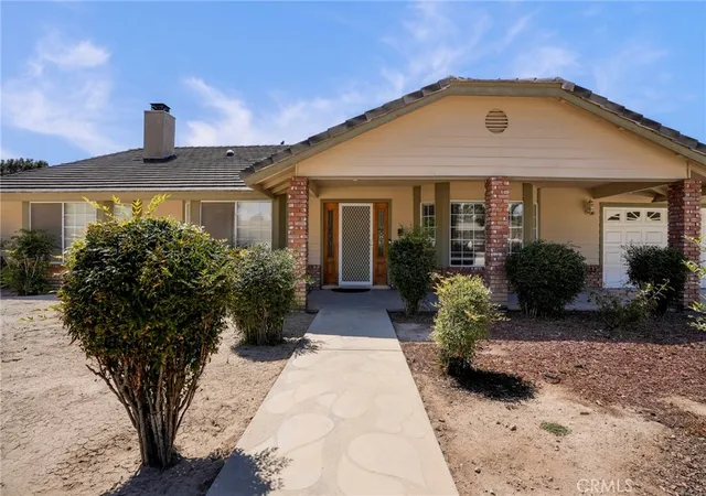 Photo 3 of Single family home for sale at 14664 Pamlico Rd, Apple Valley, CA 92307 | MLS# SR26179841 | Listing updated on 2026-09-13