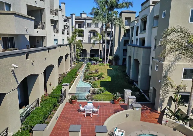 Photo 4 of Condo for sale at 200 Pacific Coast Hwy #329, Huntington Beach, CA 92648 | MLS# OC26181244 | Listing updated on 2026-09-19